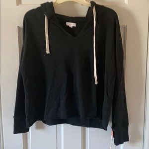 Mild crop-top black hoodie